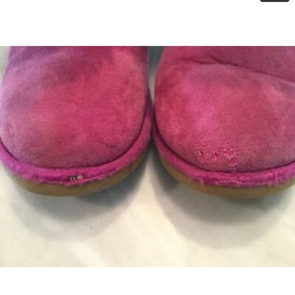 Ugg Boots Sz 5 Classic Short Bailey Button Magenta - Picture 5 of 8